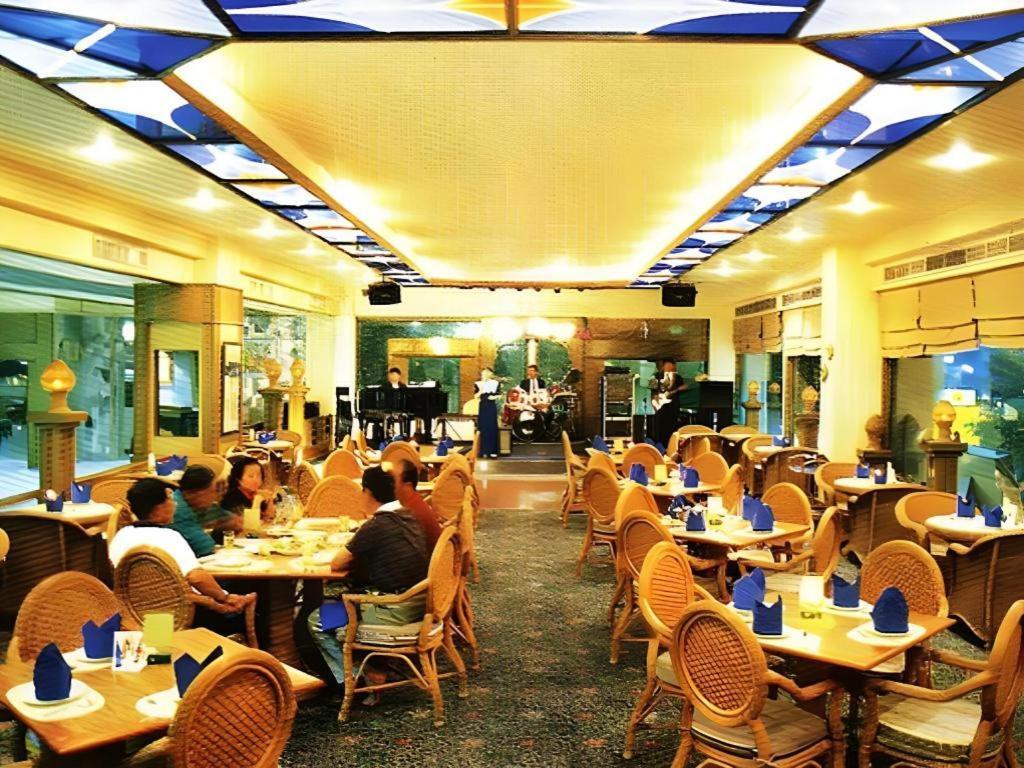 Pailyn Phitsanulok Hotel Exterior foto