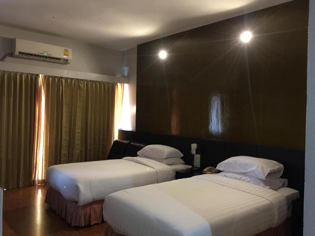 Pailyn Phitsanulok Hotel Exterior foto